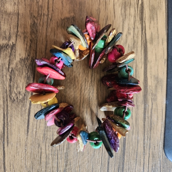 Wooden Bead and Chip Bracelet - Picture 4 of 5